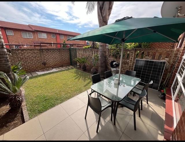 3 BEDROOM TOWNHOUSE FOR SALE IN BEDFORD GARDENS